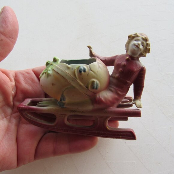 Vintage Boy and Egg Sleigh Small Ceramic Pot - Picture 3 of 5